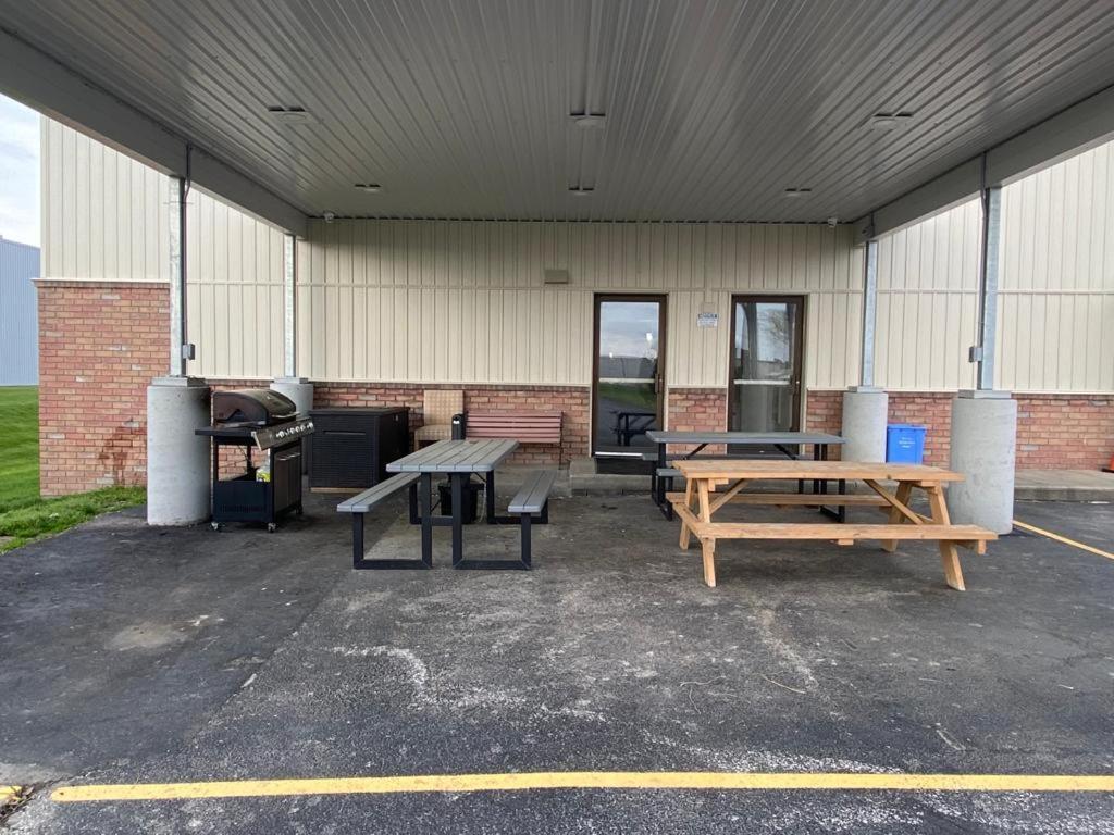 Wallaceburg Inn 外观 照片